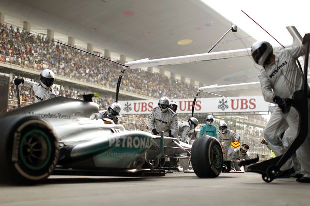 Lewis Hamilton: Semua...