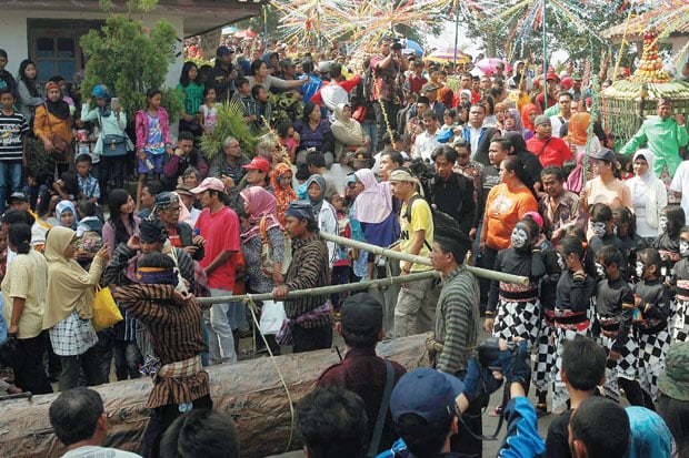 Gelar Tradisi Syawalan,...