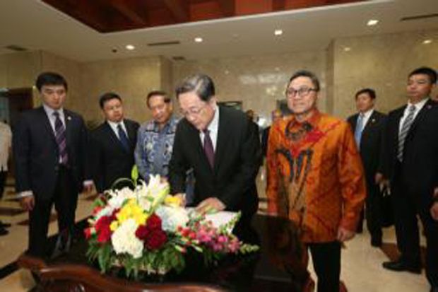 Kepada Parlemen China,...