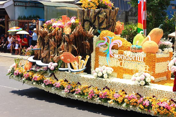 Tomohon Gelar Festival...