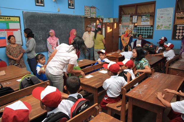 Tahun Ajaran Baru, Rela...
