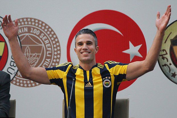 Menanti Debut Van Persie...