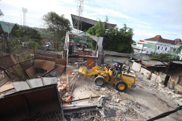 Ratusan Bangunan di...