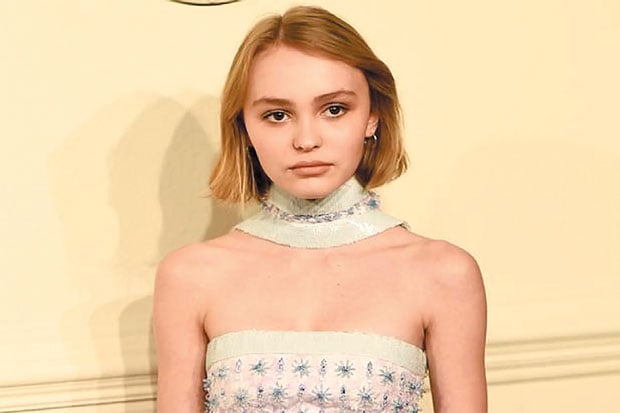 Lagerfeld Pilih Lily...