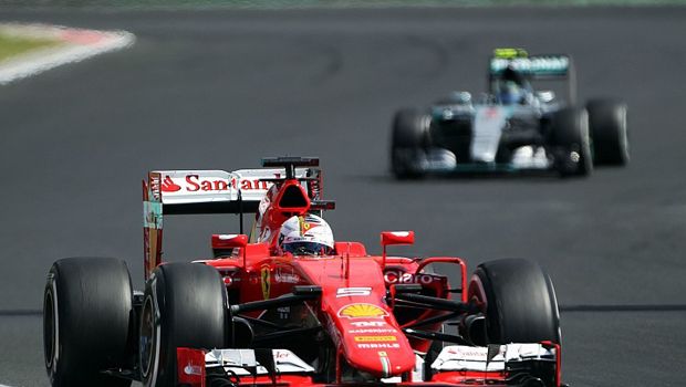 Mercedes Dominan, Ferrari...
