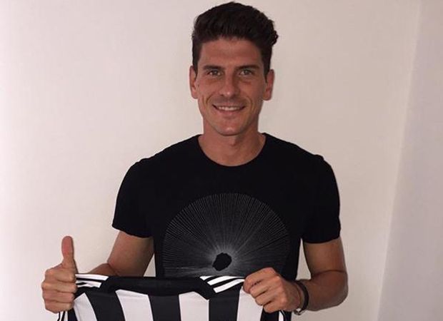 Fiorentina Lepas Gomez...