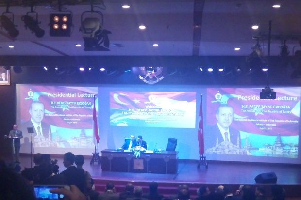 Islamophobia Masih Bayangi...