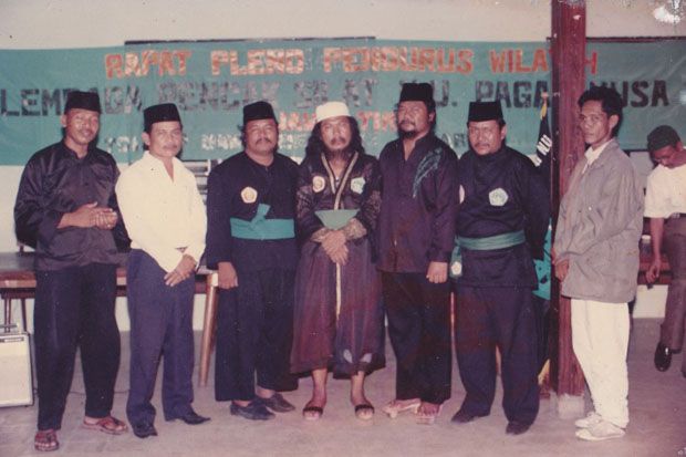 KH Maksum Djauhari,...