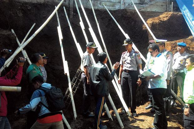 Dua Pekerja Tewas Tertimbun