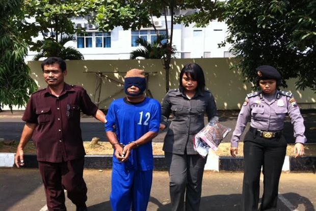 Kakek Dua Istri Cabuli...