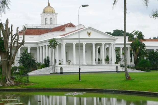 Jokowi Gelar Rapat Konsultasi...