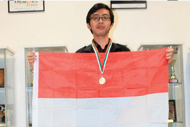 UGM Sumbang Emas dalam...