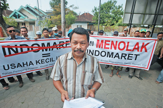 Diserbu Toko Jejaring,...