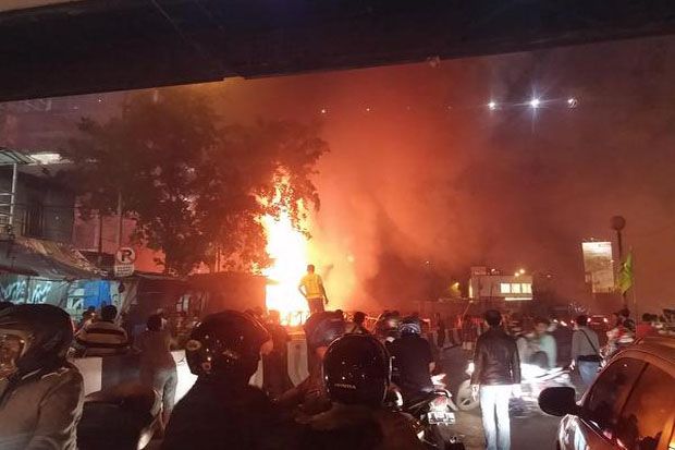 Api di Pasar Gembrong...