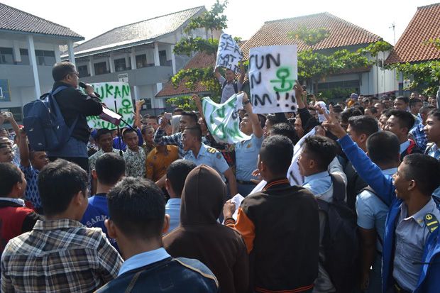 Gara-gara Tutup Kantin,...