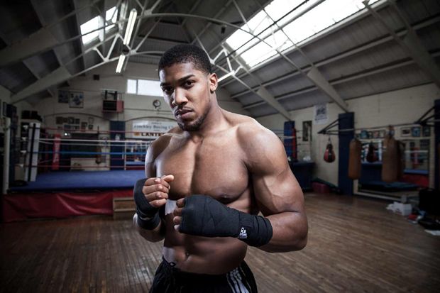 Anthony Joshua Sambut...