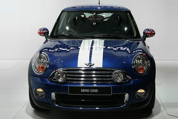 MINI Versi Balap Siap...
