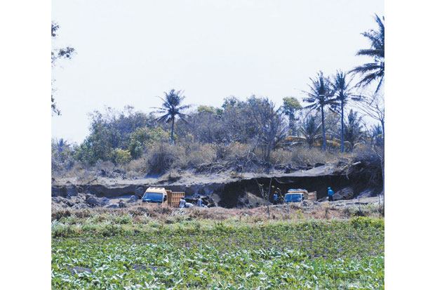 Tambang Pasir Ilegal...