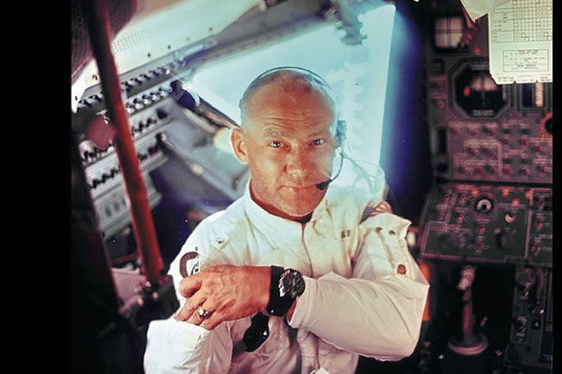 Buzz Aldrin Ceritakan...