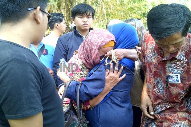 Makam Dibongkar, Ibunda...