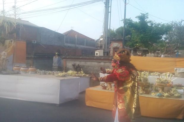 Ritual Adat Sucikan...