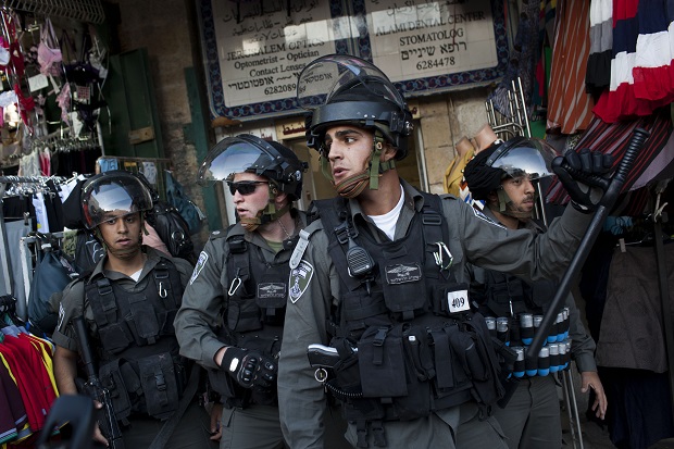 Israel Tangkap Terduga...