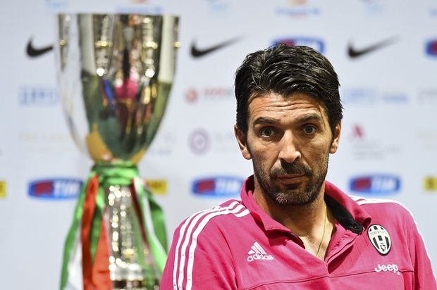 Buffon Angkat Topi untuk...