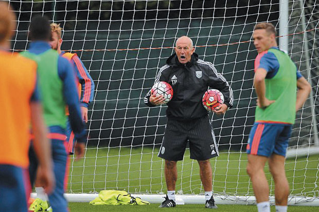 Tony Pulis Tegang Awali...