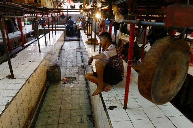 Pedagang Mogok Jualan,...
