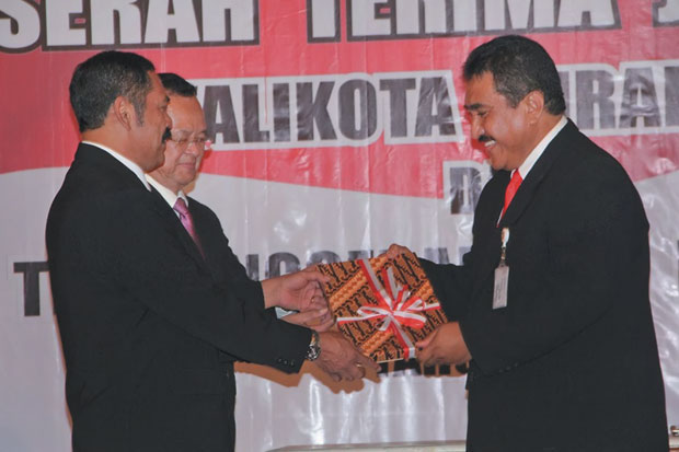 Budi Dilantik,Gerbang...