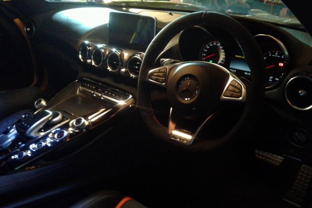 Mercedez-AMG GT Suguhkan...