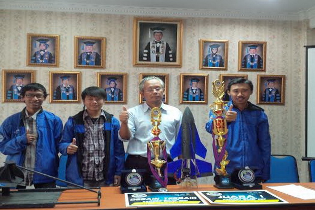Unikom Bandung Kembali...