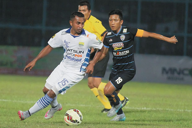 Persib-Arema Sajikan...