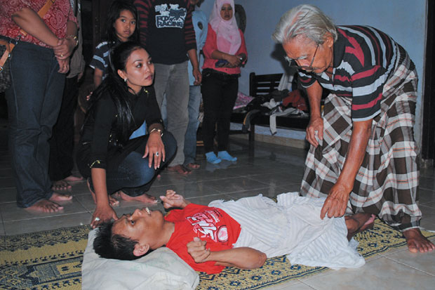 Puluhan Tahun Suapi...