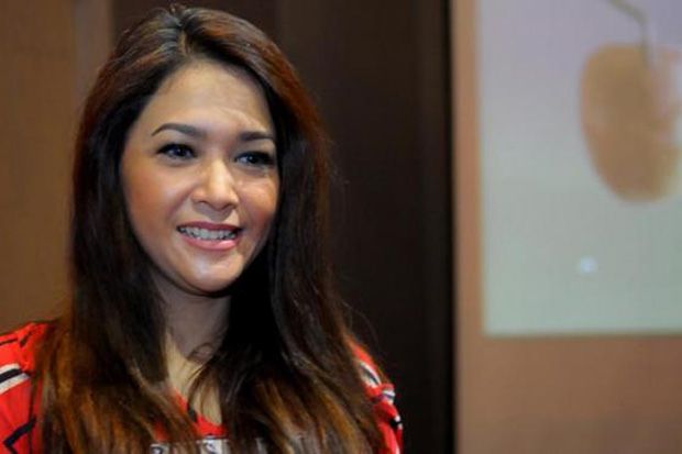 Maia Estianti Siap Membuka...