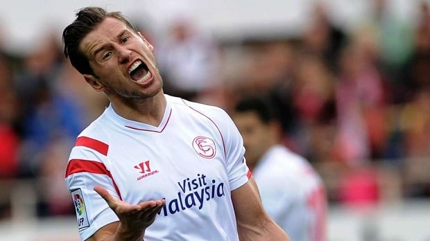 Gelandang Sevilla Masuk...