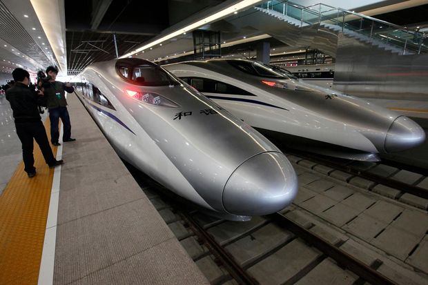 China Pamerkan Kereta...