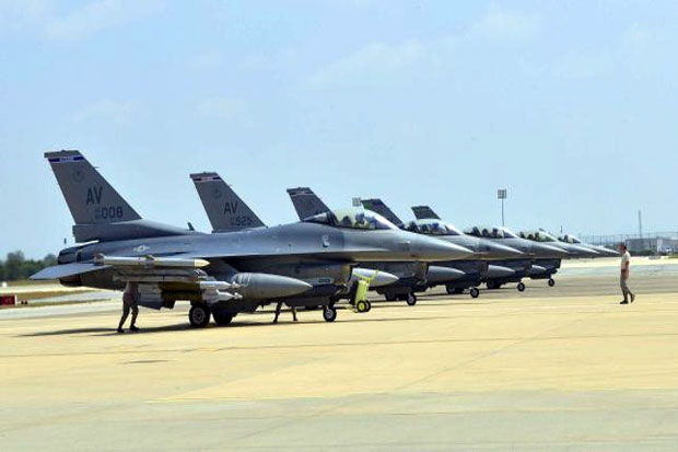 F-16 AS Terbang Perdana...