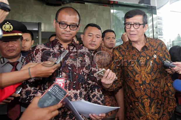Andi Widjajanto Dicopot,...