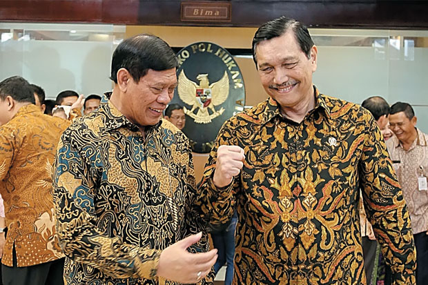 Rangkap Jabatan Luhut...
