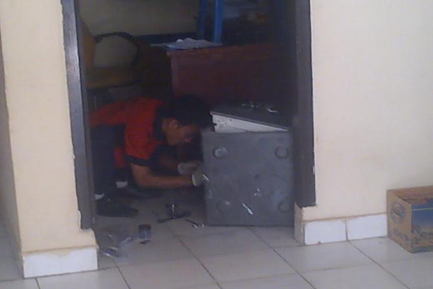 Bobol Brankas PT HTM,...
