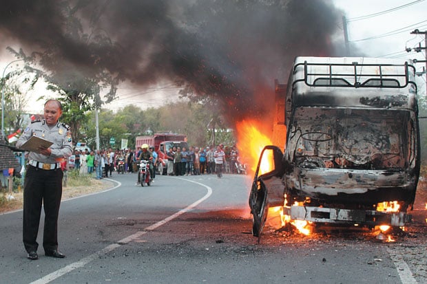 Tabrak Warga, Dump Truck...
