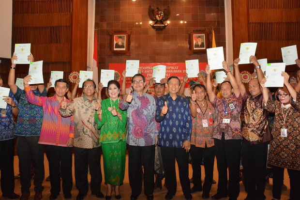 Gubernur Bali Imbau...