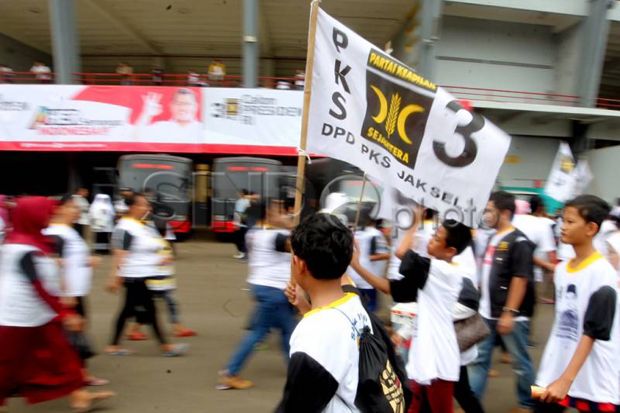 PKS Ingatkan Bahaya...