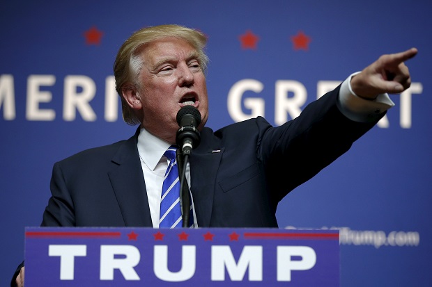 Trump: Kalahkan ISIS,...