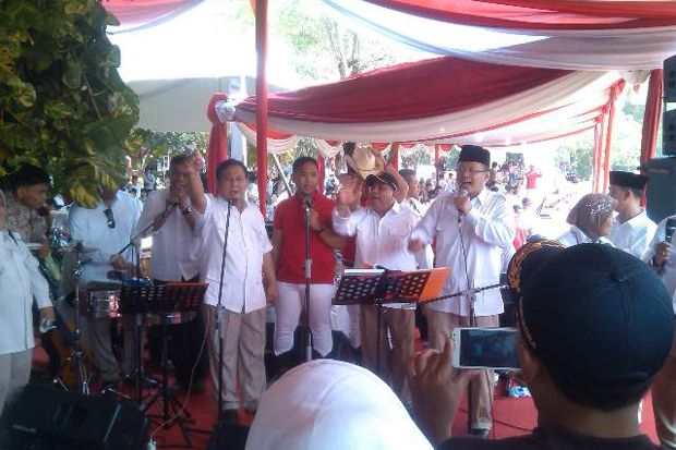 Habis Upacara, Prabowo...