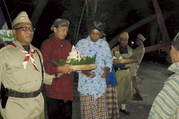 Gelar Napak Tilas, Tumpengan...