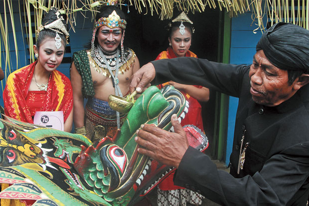 Warga Lereng Wilis Gelar...