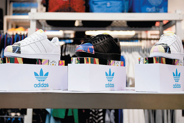 Kolaborasi adidas dengan...