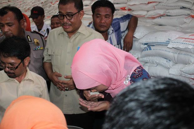 Mensos Minta Bupati-Wali...